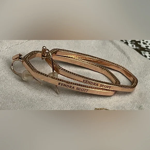 Kendra Scott Rose Gold Elle Open Frame Earrings. - Picture 3 of 3